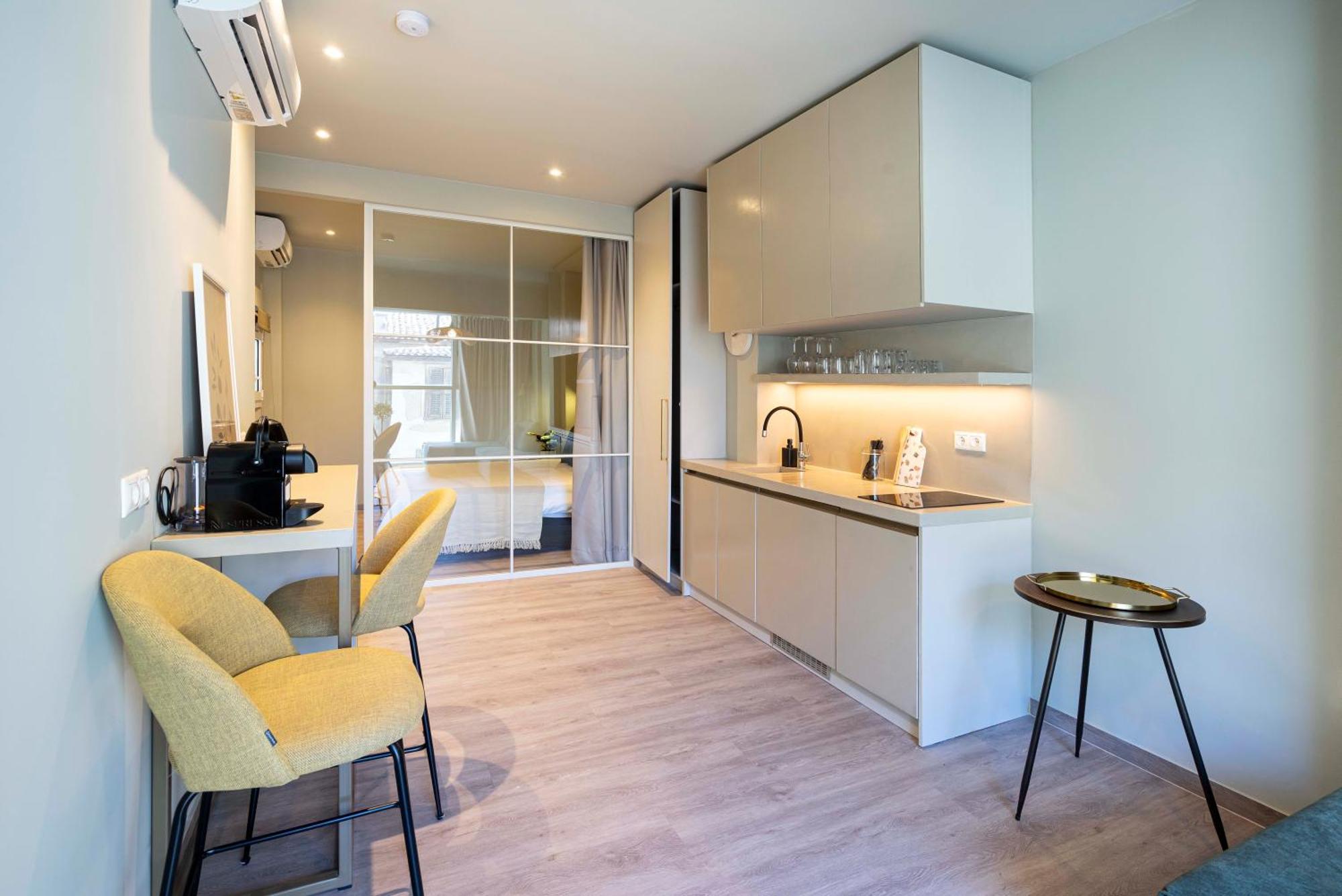 9 Muses Exclusive Suites In Syntagma Athene Buitenkant foto